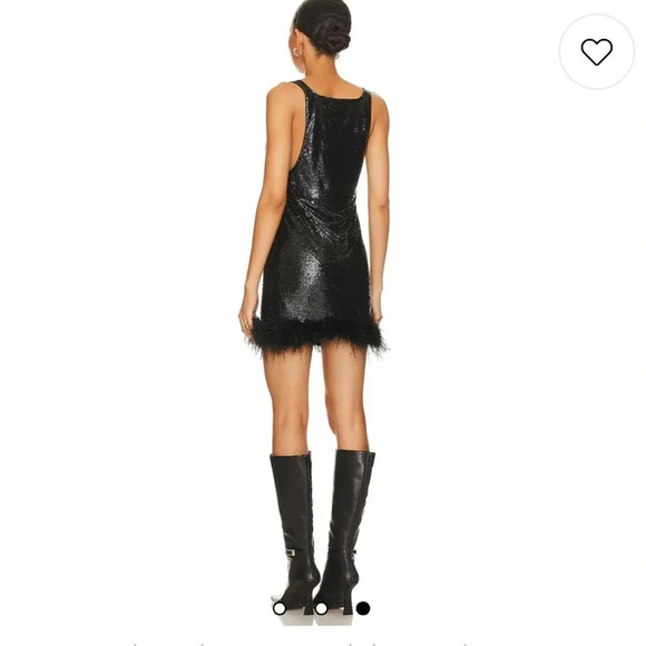 h:ours Chainmail Feather Mini Dress in Black
h:ours - Picture 3 of 3